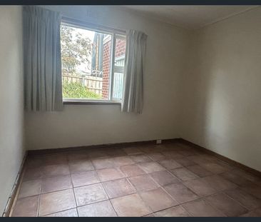 Available Now – Cozy One-Bedroom Unit in Prime Location - Photo 2