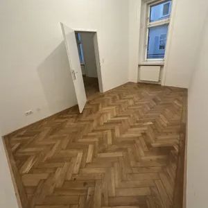 Unbefristete, nicht zentralbegehbare 2 Zimmer Stilaltbau- Wohnung nächst Urania nur 3 Gehminuten vom 1. Wiener Bezirk entfernt - Photo 2