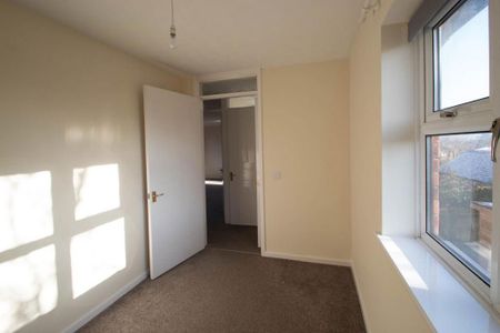 2 bedroom maisonette to rent - Photo 2