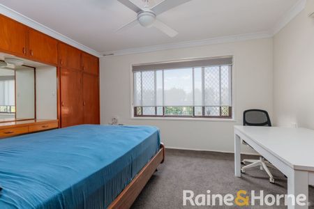 Convenient Central South Duplex - Photo 2