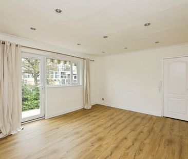 2 bedroom Flat To Let - Photo 2