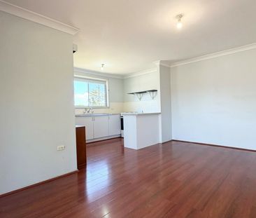 Well Presented Family Home! - Photo 2