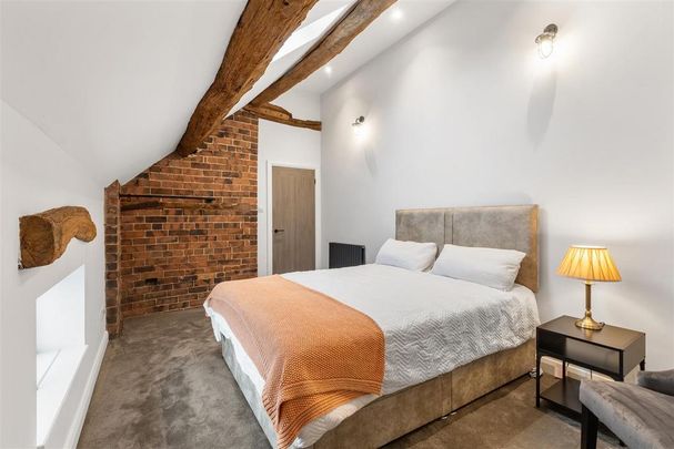 3 bedroom barn conversion to rent - Photo 1