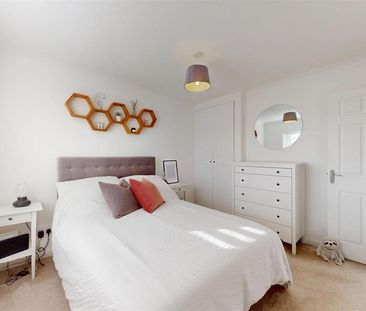 3 bedroom detached house to rent - Photo 2