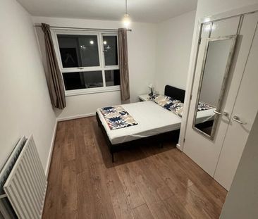 Room in a Shared Flat, Walthamstow Central, E17 - Photo 3