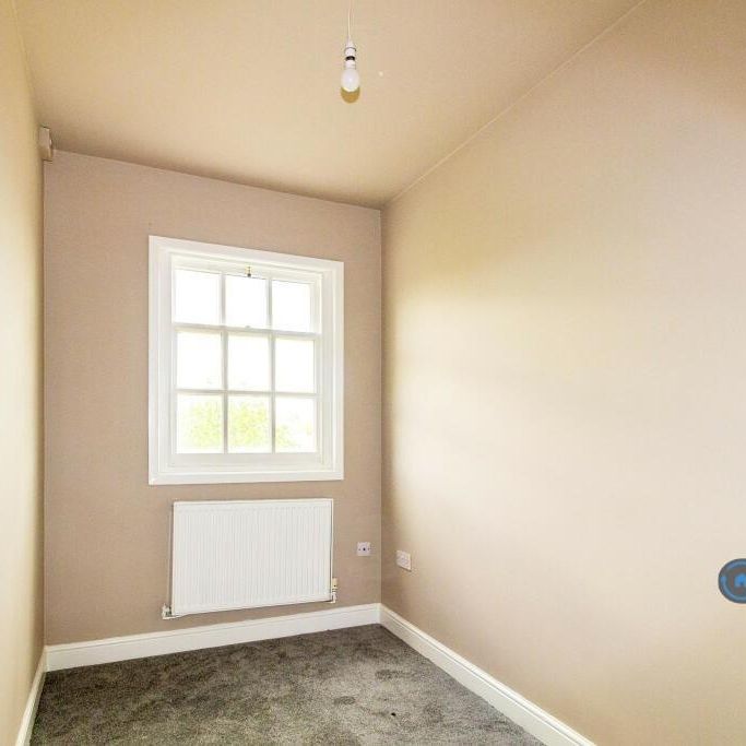 3 bedroom flat to rent - Photo 1