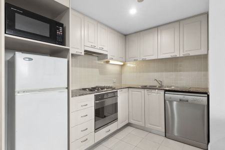 Harbour Views in the Heart of Circular Quay | Furnished - Photo 3