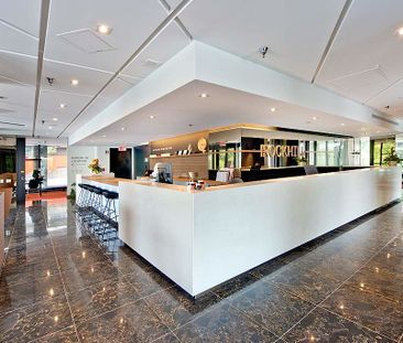 4858 chemin de la Côte-des-Neiges, Montréal, QC - Photo 2