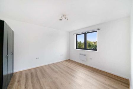 Hirst Crescent, North Wembley, HA9 - Photo 4