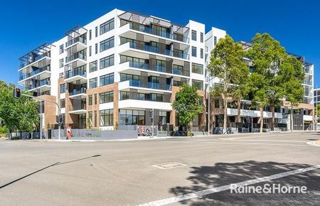 Modern Two Bedroom Apartment in Convenient Location - Photo 3