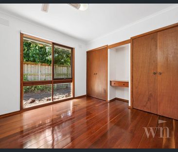 Beachside Home with large garage- Gardening Included - Photo 2