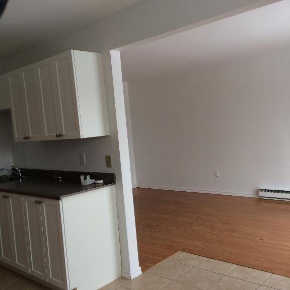 Grand 5 1/2 non fumeur au 3e étage - Photo 1