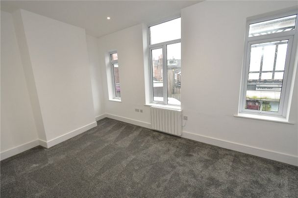 Crescent View, CH48 4HA, West Kirby - Photo 1