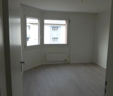 Renovierte 3.5 Zimmerwohnung - Photo 2