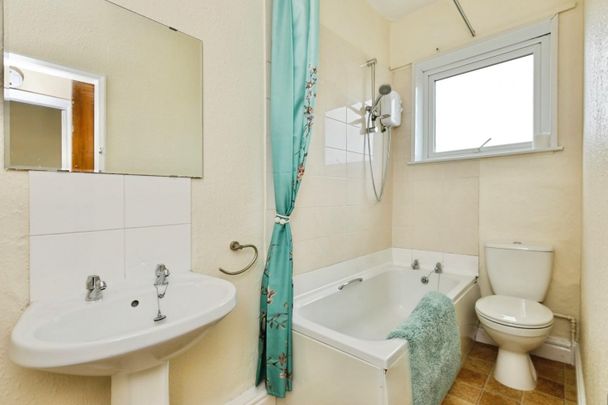 2 bedroom House To Let - Photo 1