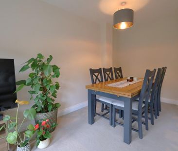 3 bedroom link detached house to rent - Photo 3