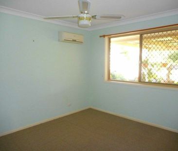 Spacious Family Home with Huge Undercover Patio & Air Conditioning ... - Photo 4