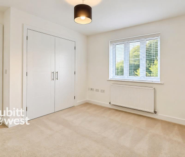 4 bedroom detached house to rent - Photo 3