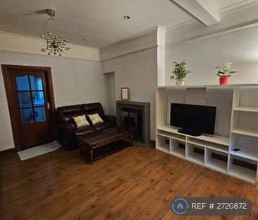3 bedroom end of terrace house to rent - Photo 4