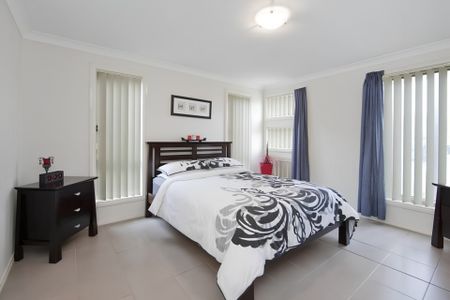 35 Drysdale Crescent, Point Cook VIC, Belconnen - Photo 3