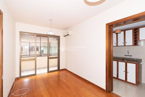 Apartamento com 1 quarto e 41m² para alugar em Menino Deus, Porto Alegre. - Photo 1