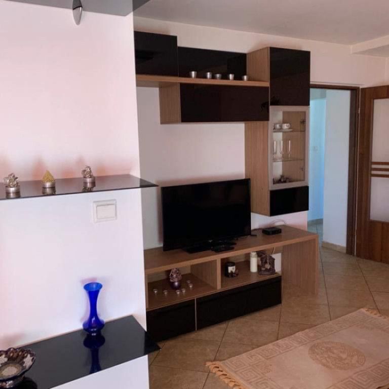 Apartament 3 camere, 82 mp, zona 1 Mai - Photo 1