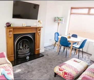 2 bedroom flat to rent - Photo 4