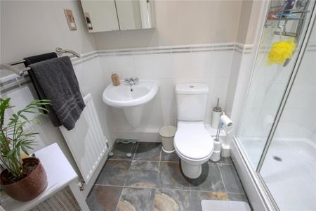 2 bedroom flat to rent - Photo 3