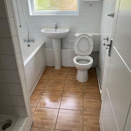 Room in a Shared Flat, Sedbergh Road, SO16 - Photo 4