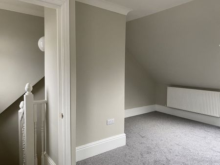 2 Bed Flat, Leslie Road, E11 - Photo 4