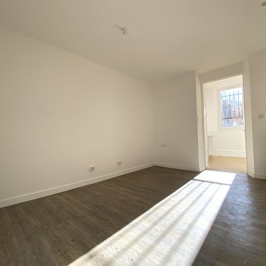 Location Appartement 2 pièces 51m² MARSEILLE 13ème - Photo 1