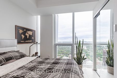 For Lease - 1 Yorkville Avenue Unit# 4306, Toronto, Ontario - Photo 4