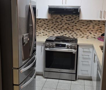 For Lease - 3816 Foxborough Trail, Mississauga, Ontario - Photo 2