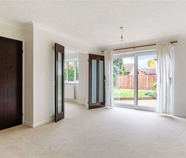 Detached family house, with double garage, in desirable location - Photo 1