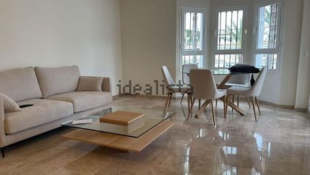 Alquiler de dúplex en Urbanización Los Naranjos de Marbella - Photo 3