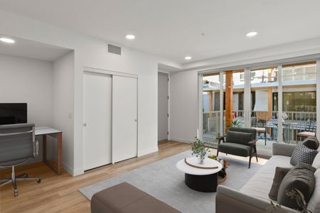 Ledge on Lakeshore - Photo 5