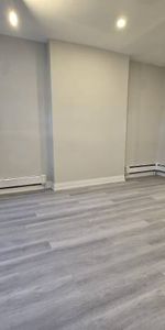 Large 3 bdrm Roncesvalle - Photo 3