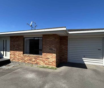 Modern and Spacious Two Bedroom Home - Photo 4