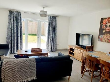 3 bedroom detached house to rent - Photo 4