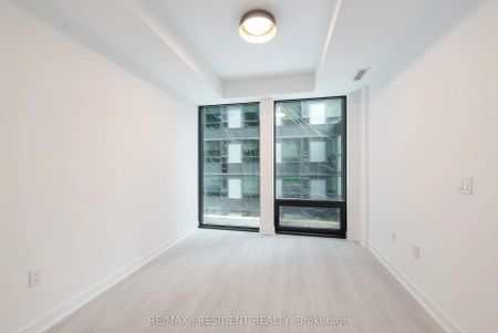 284 King Street E #402 - Photo 2