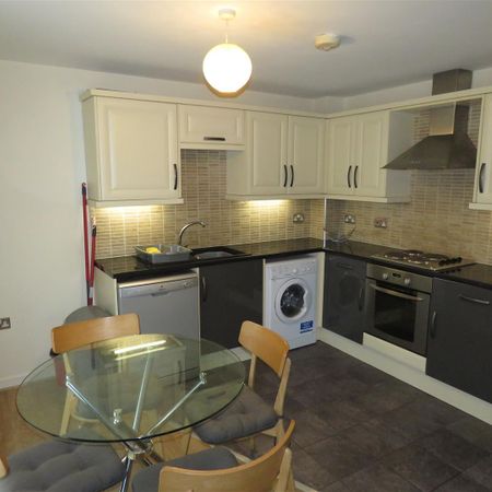 2 bedroom apartment to rent - Photo 3