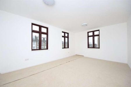 Uxbridge Road, W12 - Photo 3