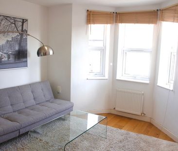 1 Bed Maisonette, Fortescue Road, SW19 - Photo 2