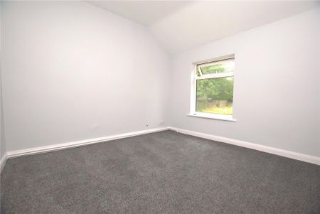 2 bedroom end of terrace house to rent - Photo 2