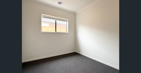 BRAND NEW FOUR BEDROOM HOME, MICKLEHAM - Photo 4