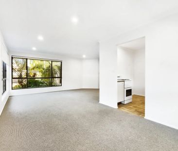 2 Street Frontage - Spacious Home - Photo 2