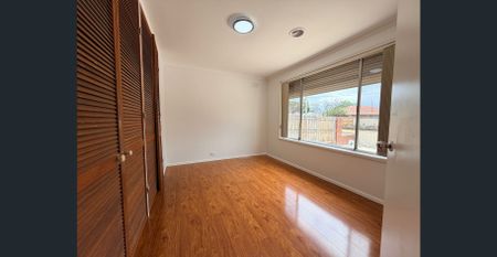 Family home in Dandenong North - Photo 5