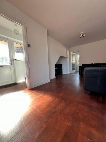 2 bedroom semi-detached house to rent - Photo 2