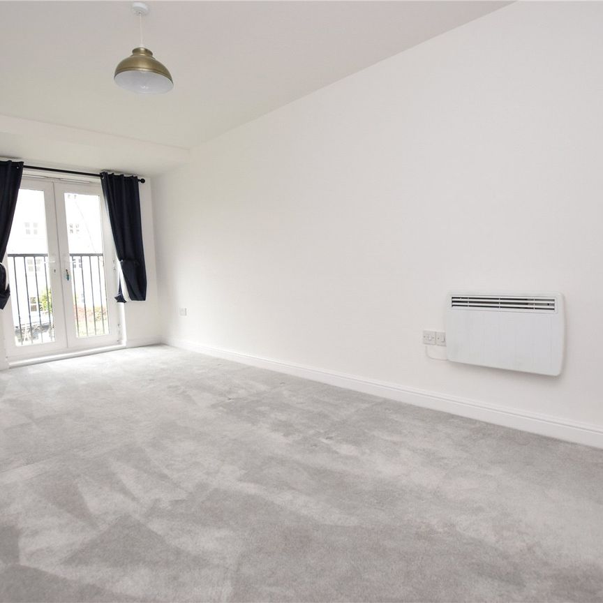 68, Montgomery Avenue, Leeds, LS16 5RW - Photo 1