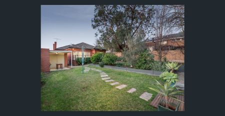 Spacious, Stylish & Full of Character - Photo 4